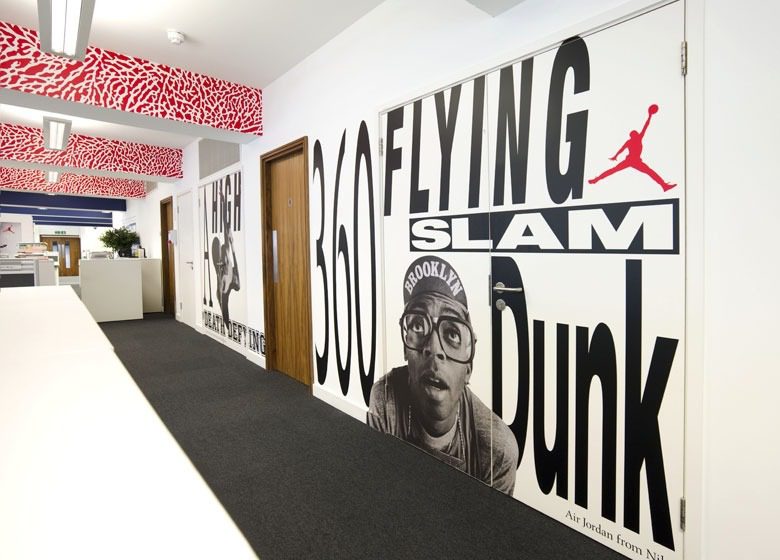 28_Nike_UK_Headquarters_Refresh_Air_Jordan_Mural_3x3_Expanded 780x560